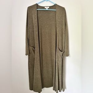 Trendy Green Sarah LuLaRoe Duster Cardigan! 🪴